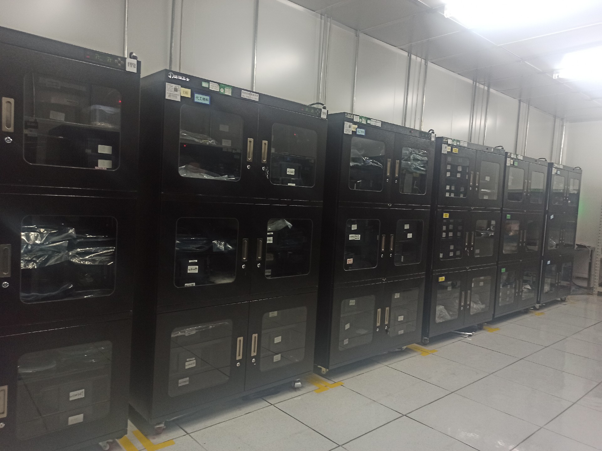 从华为平板革新看电子防护趋势：云博士防潮柜以科技守护科技